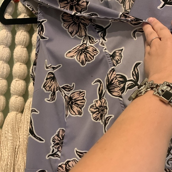 Japna Lavender Floral Wrap Blouse Shirt Size Small Flutter Bodice Sleeveless - Picture 8 of 8